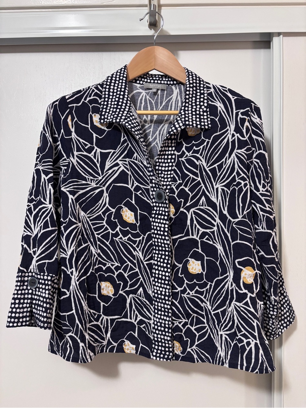 Habitat Floral Button Down Size Small Polka Dot Navy Blue Artsy Teacher Oversize